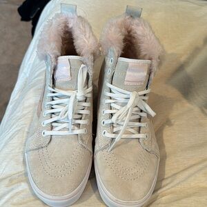 Women’s Vans Sneakers/Shoes-Size 9